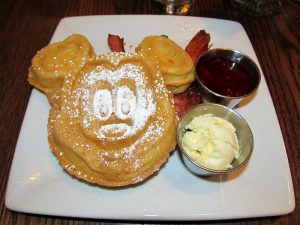 8 Amazing Places to Eat at Disney World with Kids