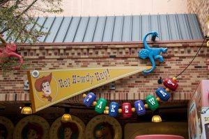 The 8 Best Disney World Tips for Toddlers Parents Will Love 