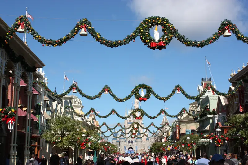 The 6 Best Places to Eat at Disney World at Christmas Time | Countdown