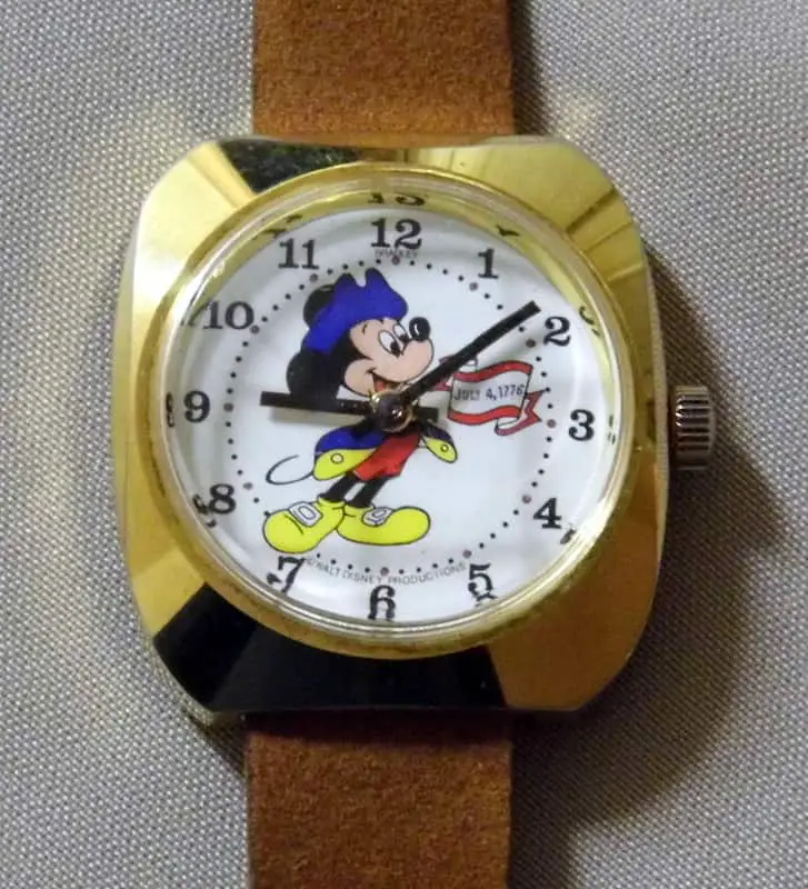 Discover how to estimate the value of Mickey Mouse watches!